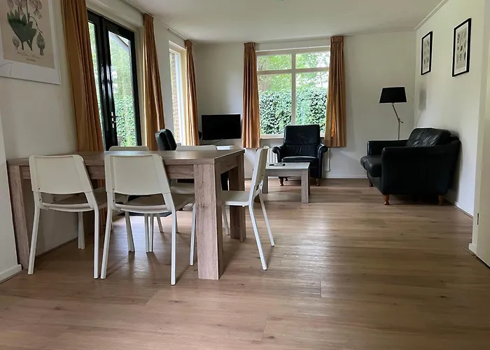 Huisje Voor Rust, Ruimte En Natuur
